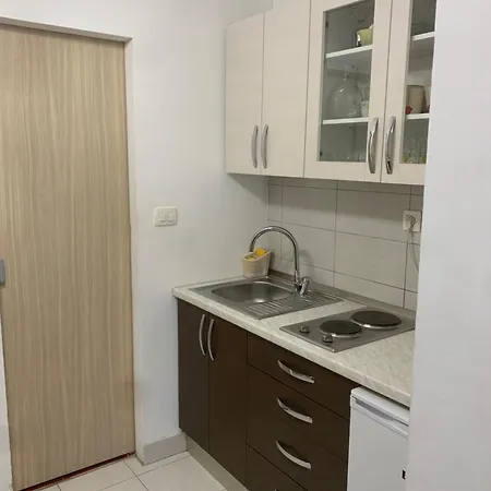 Karla Apartment Split